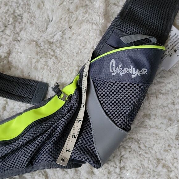 CYBERDYER WAIST HYDRATION PACK - NEW WITH TAGS - Picture 8 of 9